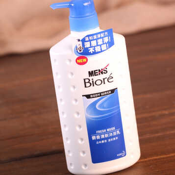 花王biore碧柔男士麝香清新沐浴露 温和保湿沐浴乳液750ml