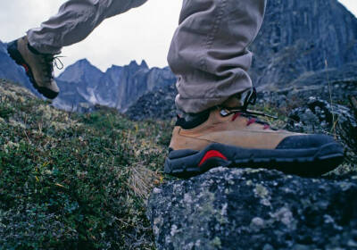 登山冲顶，如何选择质量过硬的登山靴