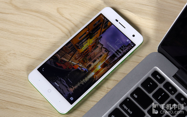 中兴小鲜5评测:年轻人的千元双摄新品