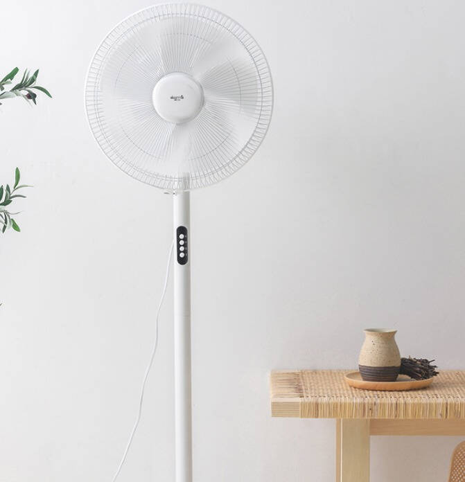 德尔玛电风扇,吹着