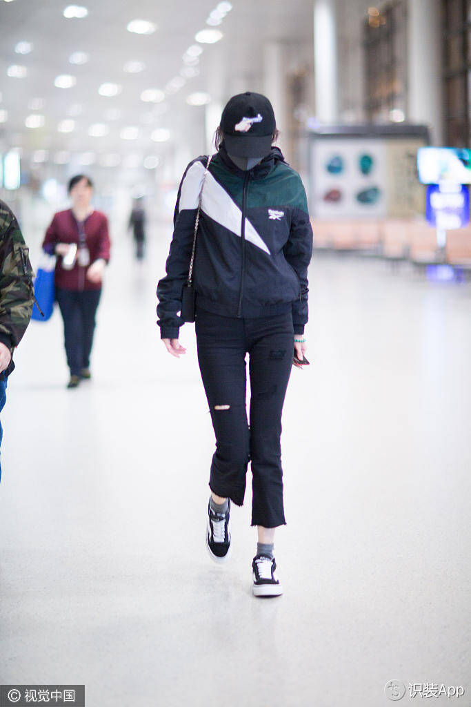 袁姗姗VS杨幂撞衫啦!这次你赌谁赢?