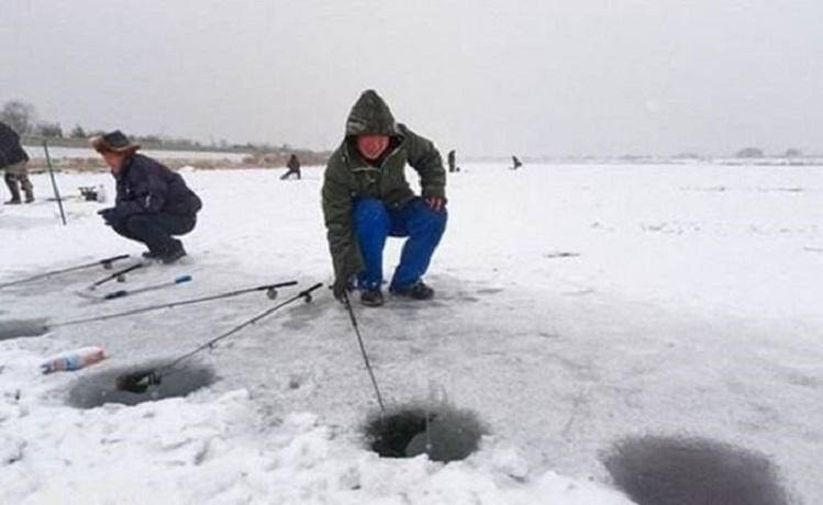 北方冰钓的钓点选择与渔具搭配技巧！