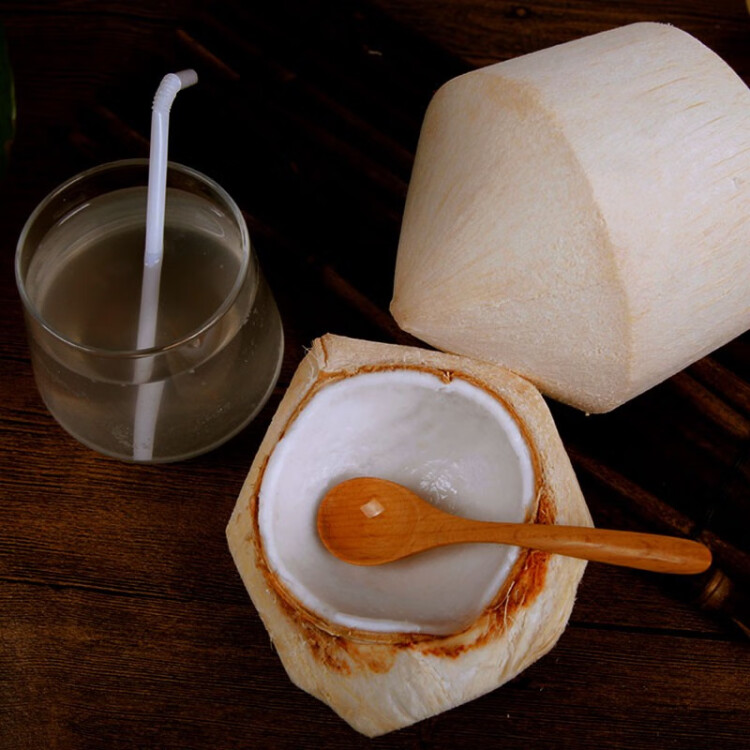 泰国进口椰青 椰子 6个装 单果700g以上 赠送开椰器和吸管 新鲜水果 厂家直送 包邮 光明服务菜管家商品 