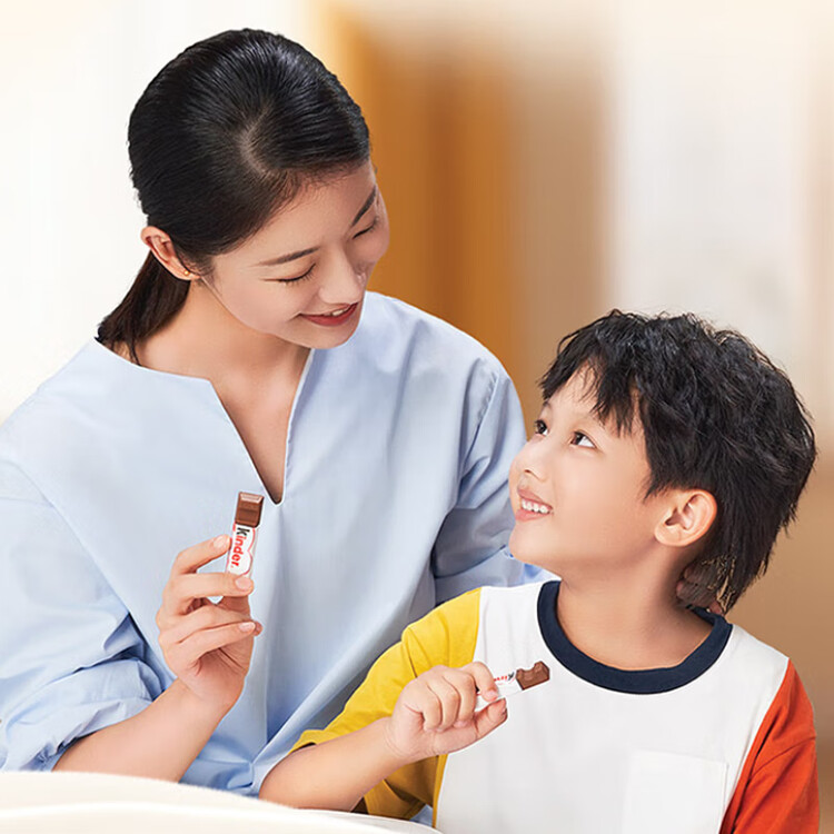 健达 牛奶夹心巧克力 8条装100g 休闲零食 糖果 年货礼盒 生日礼物 菜管家商品