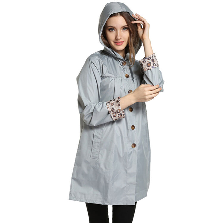 尤布乐 时尚女士防泼水防晒单排扣连帽翻领豹纹拼接斜插兜雨衣1 鸭蛋