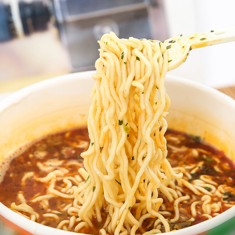 康师傅 方便面 大食桶香辣牛肉桶面143g*12 泡面整箱速食 方便食品 光明服务菜管家商品