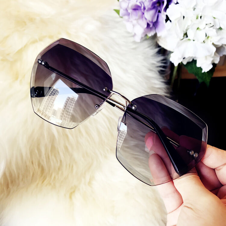 多边形无框太阳镜女圆脸潮款网红墨镜2018透明眼镜hff 透明灰银腿(送