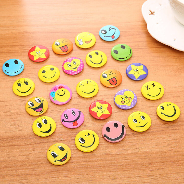 笑脸徽章卡通胸章创意时尚胸牌可爱别针扣男女小配饰生日奖品礼物