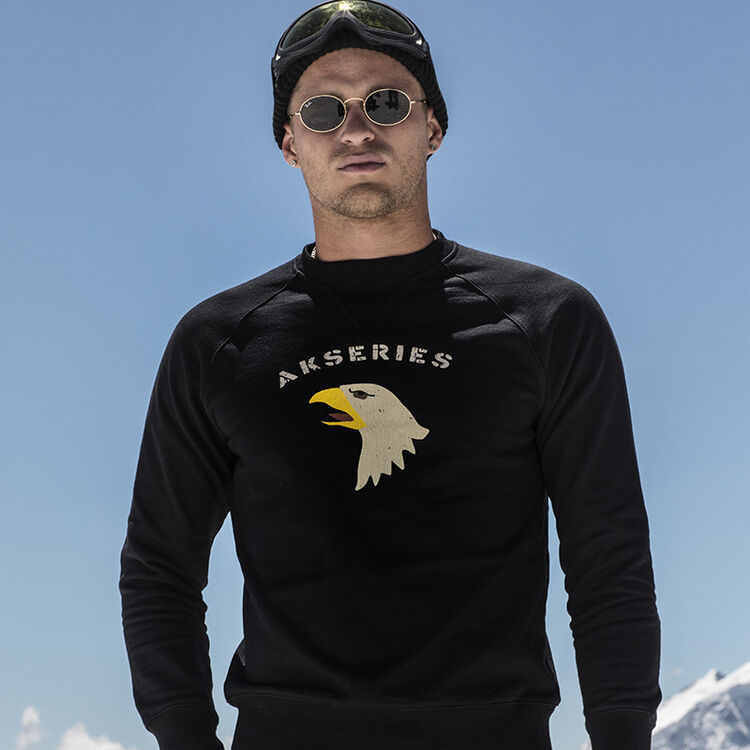 2色可选 ak男装2018新款军事复古飞行章鹰头图案印花毛圈布圆领卫衣