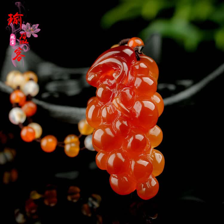 瑜盈客 红玛瑙玉髓吊坠葡萄毛衣链玉坠项坠女款