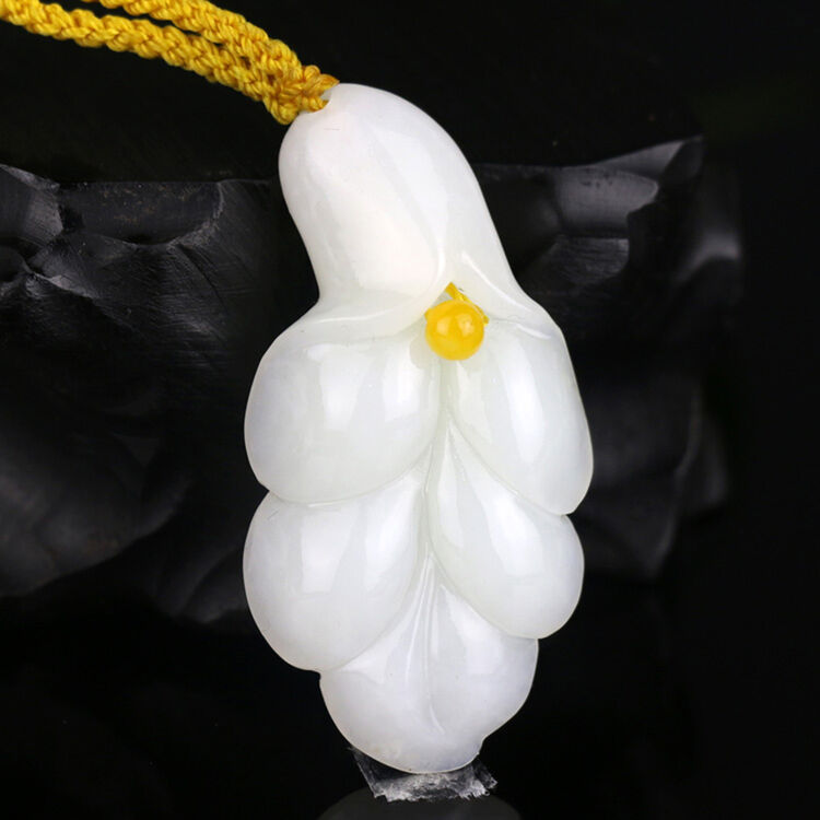 真一 和田玉白玉玉兰花吊坠挂件