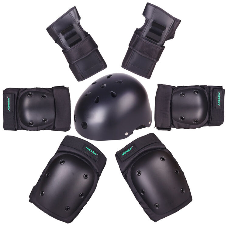 轮滑滑板护具套装滑雪滑冰长板速降平衡车运动防护 护膝护肘护手 头盔