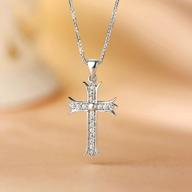 十字架18k金吊坠项链女钻石结婚送礼人小清新迷人可爱时尚邻家女孩