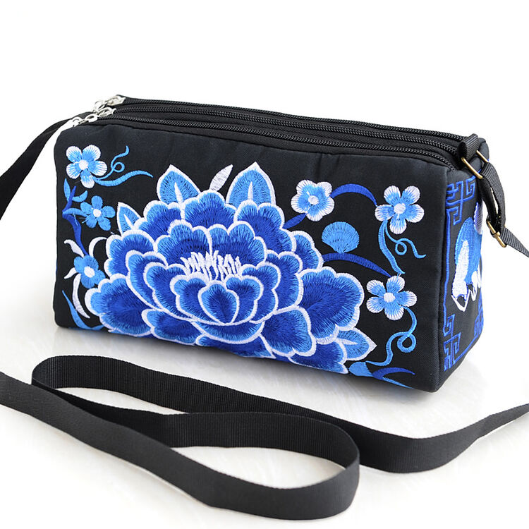2017斜挎包民族风包包刺绣花包手机包手挽帆布女包小包零钱包 青花瓷