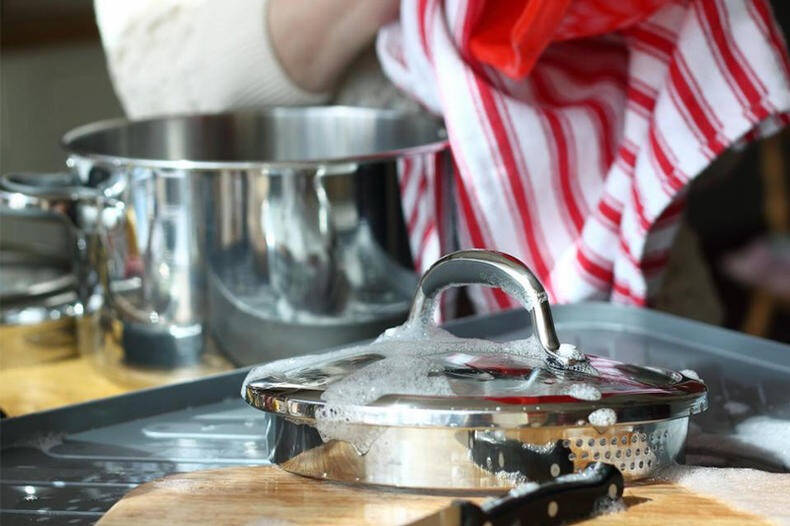 难洗的不锈钢锅污垢 分清类型轻松去除 这货怎么样