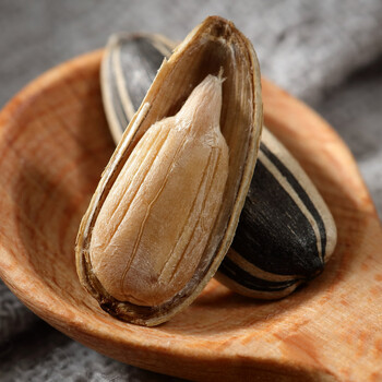 来伊份 炒货葵花籽 颗粒饱满 香瓜子115gx4袋 *4个