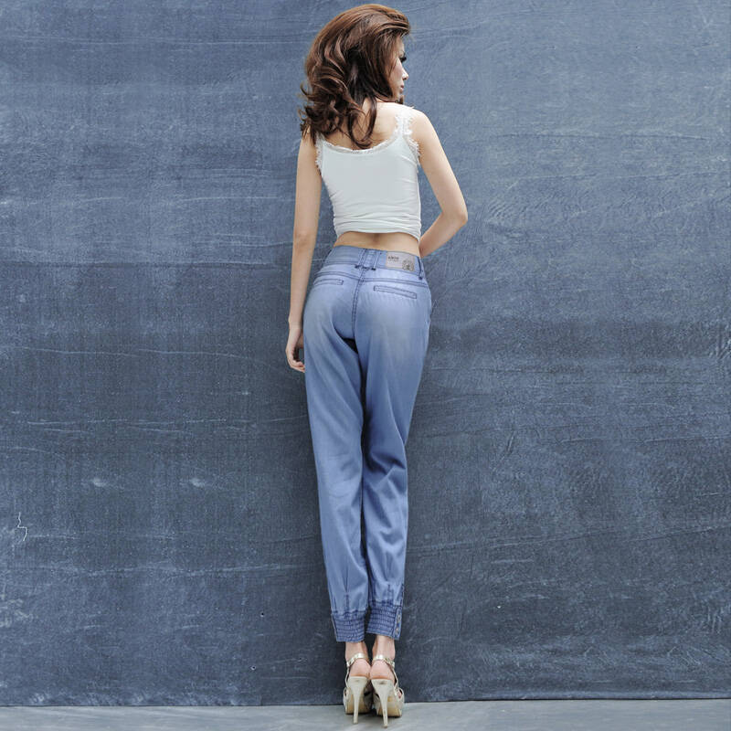 爱肯牛仔 中低腰大码牛仔裤 夏款薄显瘦休闲牛仔九分裤女61106 清新蓝