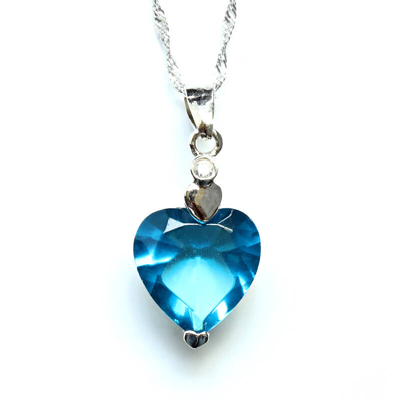 传神珠宝 925银镶海蓝宝海洋之心吊坠(赠925银链)
