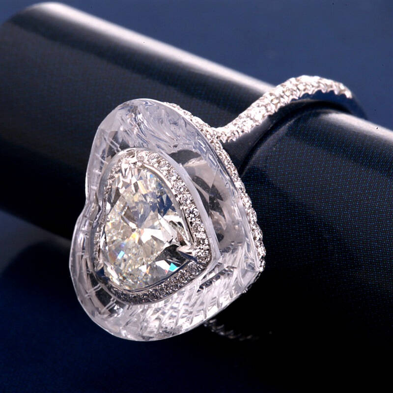 wanbaobao万宝宝18k金钻石水晶心形结婚戒指 婚戒 克拉钻戒定制