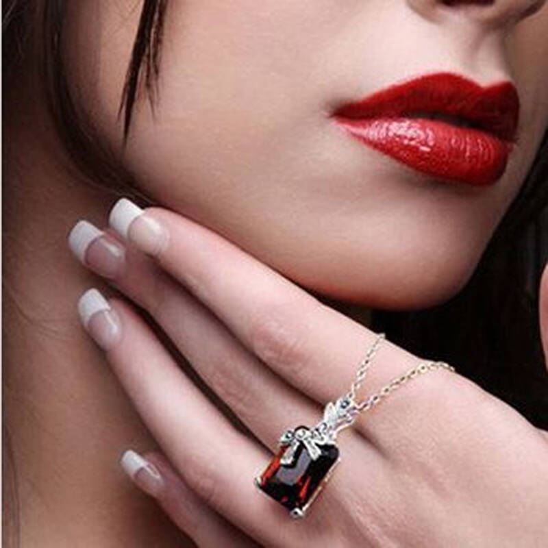 蛟蓓 项链 女 水晶项链 复古红结方晶 锁骨 短款 人造水晶