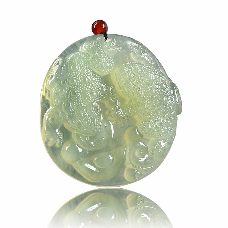 天然岫岩玉冰种浅绿精雕金蟾戏钱吊坠 雌雄蟾蜍 招财金蟾挂件玉佩牌