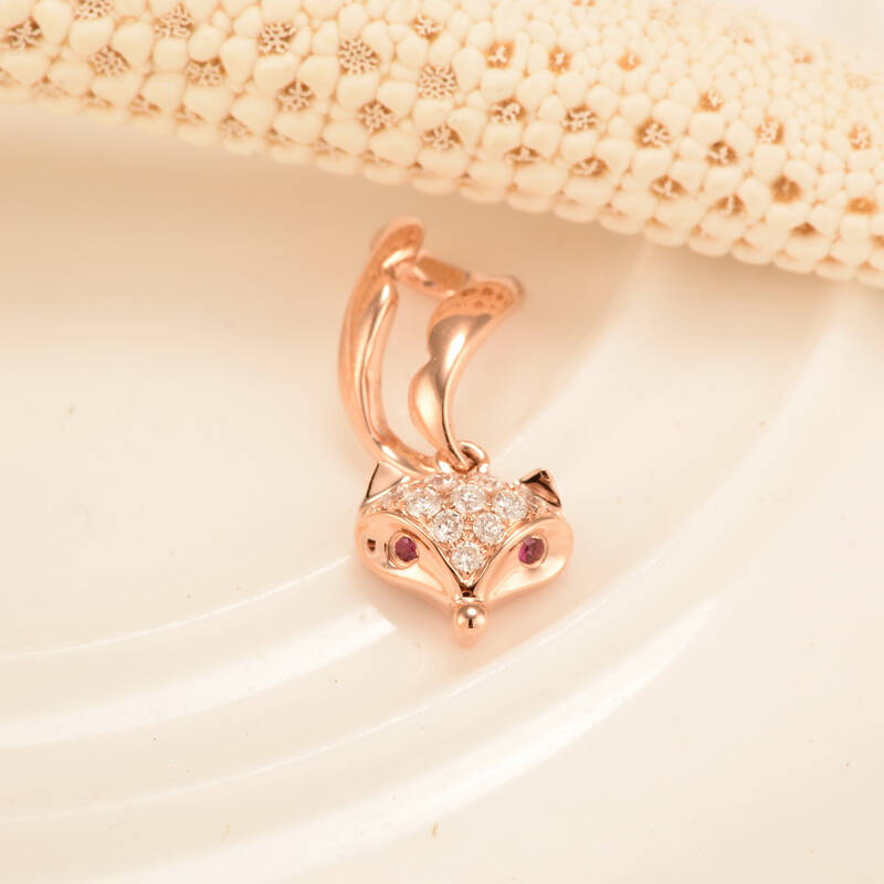 圣匠世家 18k金钻石吊坠 钻石项链吊坠 狐狸款 18k玫瑰金