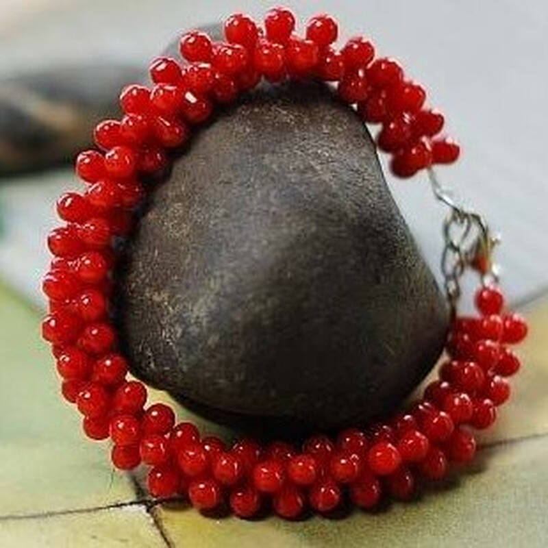 迈姿合成红珊瑚品质小水滴造型手链 精品原创珊瑚手链