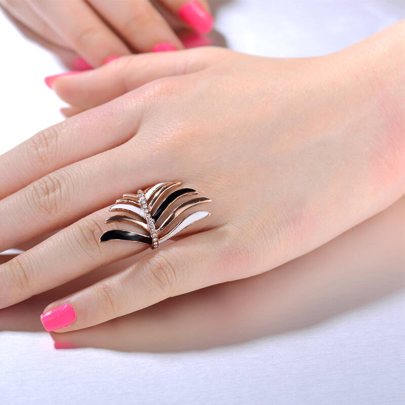 艾尼欧(ainiou)奥地利水晶时尚戒指 女款玫瑰金色戒指环 天使之翼钛钢