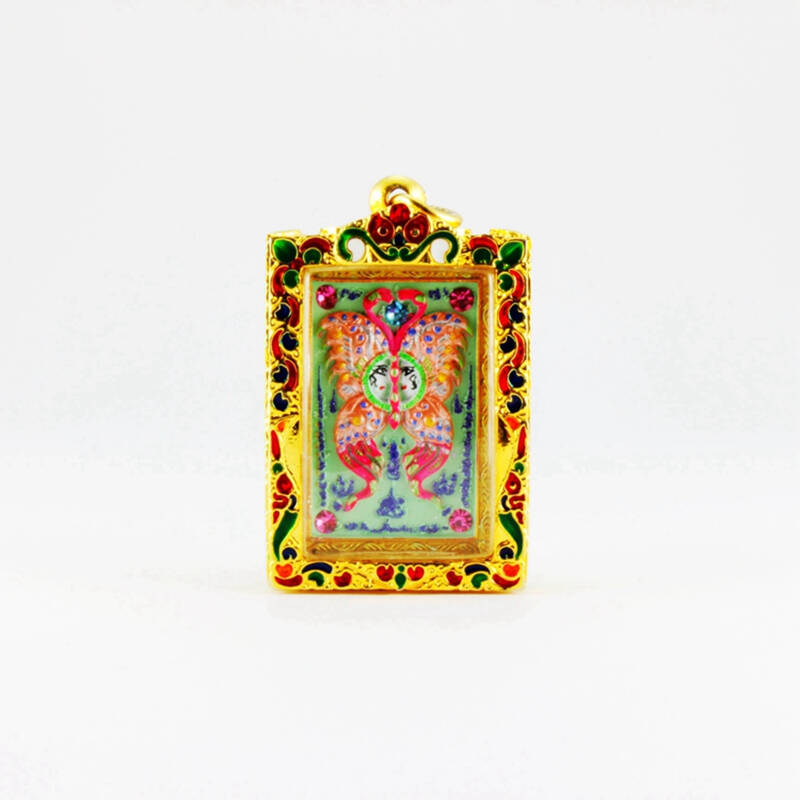 泰国佛牌鎏金双面带彩镶钻蝴蝶牌背面象神中大模000354 鎏金蝴蝶牌