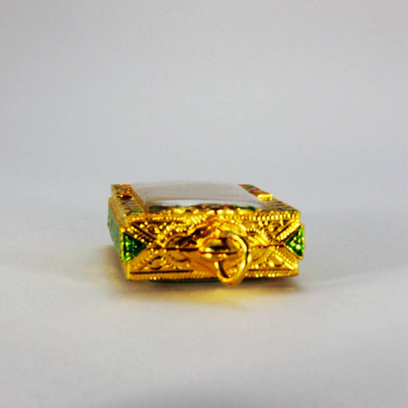 泰国佛牌鎏金双面带彩镶钻蝴蝶牌背面象神中大模000354 鎏金蝴蝶牌