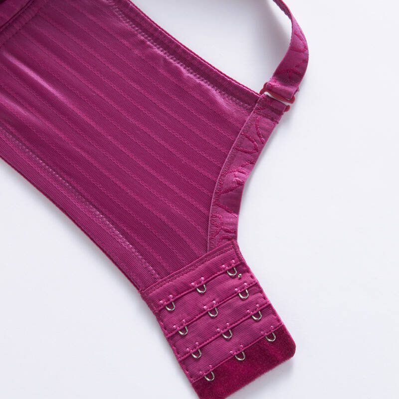 梦芭莎文胸 新款条纹上托蕾丝抹胸聚拢提花女士内衣 011013222 黑色