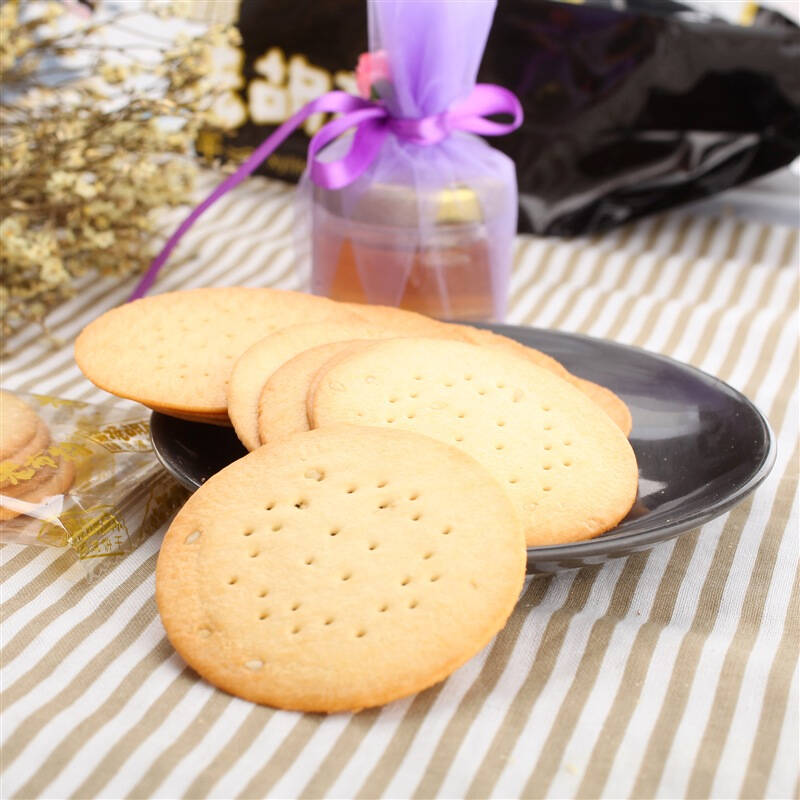 【京东超市】老布特 木糖醇烧胡麻超薄饼干 175克