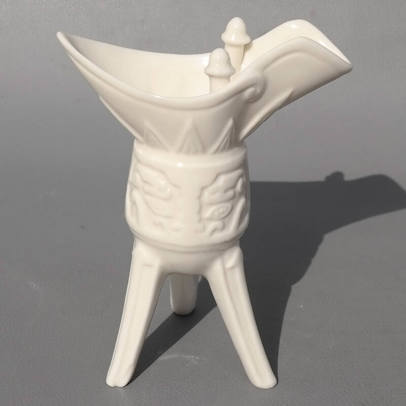 人气御豪景德镇陶瓷高温烧制青釉三脚酒杯颜色釉大酒盅仿古新年礼物