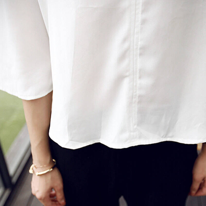 雪妮黛 2015夏季新款纯白v领五分袖t恤 女 白色 l