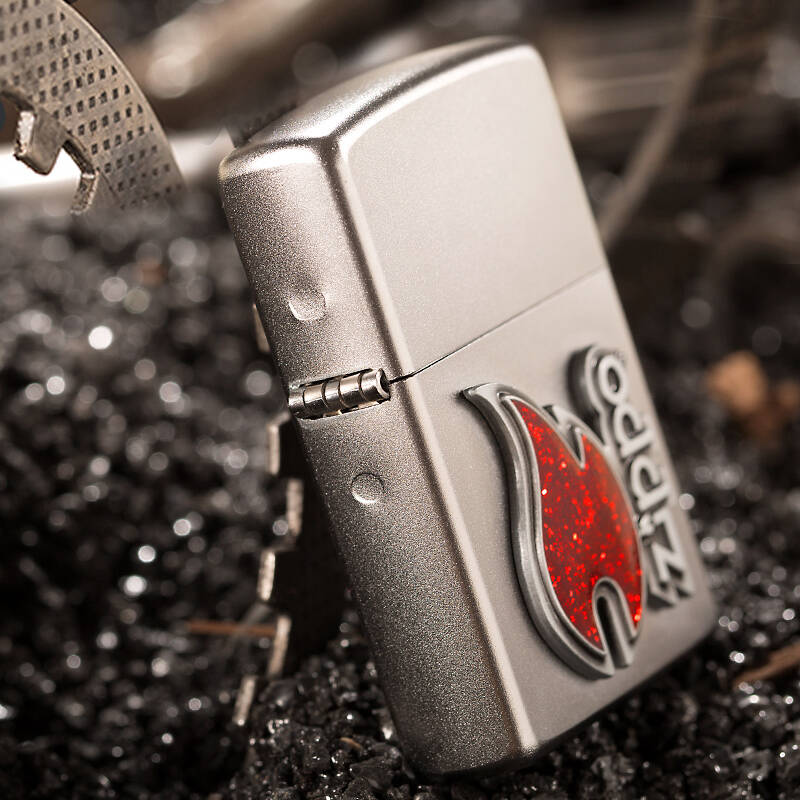 正品 镀铬磨砂贴章 28847 zippo红色火焰标志 2015年 28847 zippo