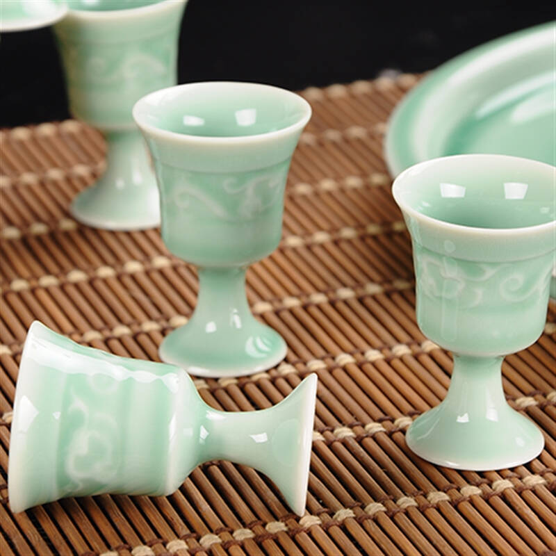 景德镇陶瓷中式高档青瓷白酒酒具套装酒壶酒杯酒盅酒器带托盘 浅绿色
