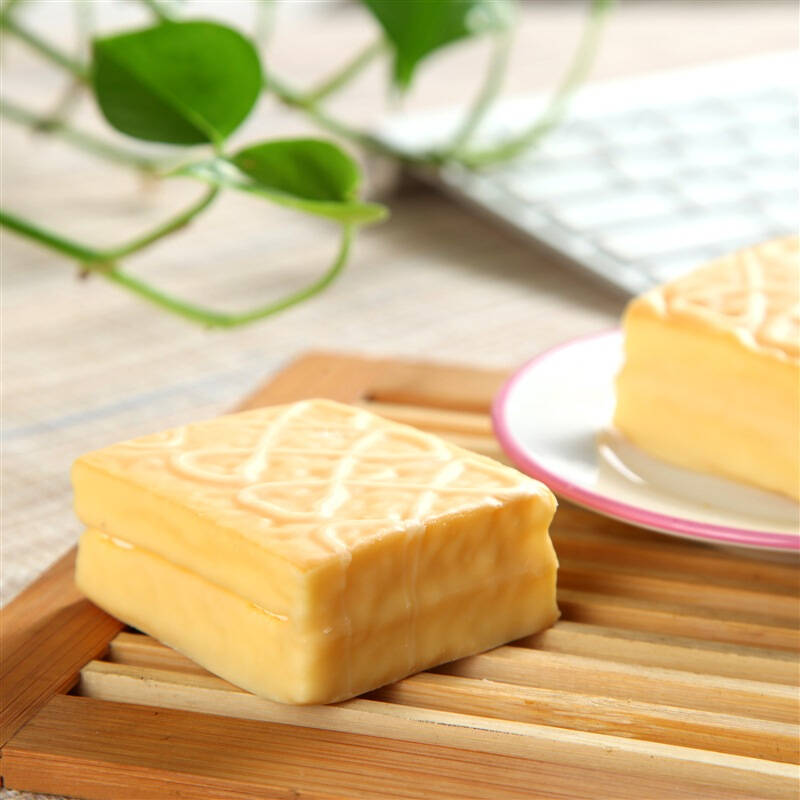 唇动白色经典 牛奶味涂饰蛋糕120g