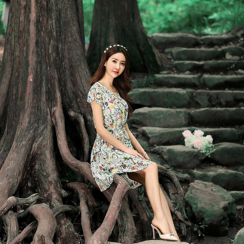 韩佳媛高端大牌真丝连衣裙2014夏季新款桑蚕丝小清新碎