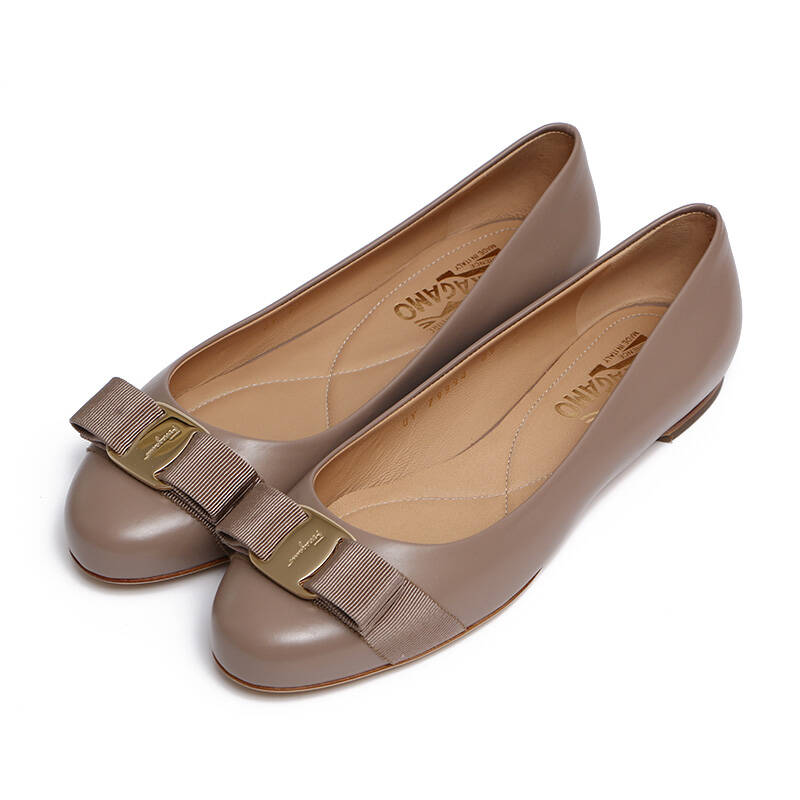 salvatore ferragamo 菲拉格慕 女款varina系列奶茶色牛皮蝴蝶结平底