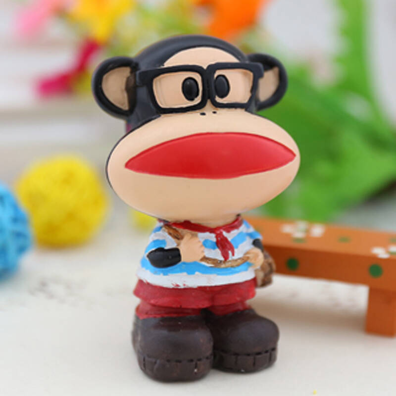 可爱大嘴猴小摆件 生日小礼物 送朋友可当汽车摆件 眼镜t恤摆件