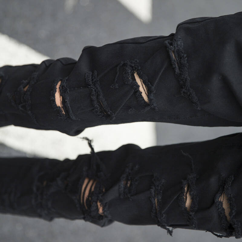 c2潮朝新款男士百搭休闲小脚修身牛仔裤夏季新品男士黑色破洞个性牛仔