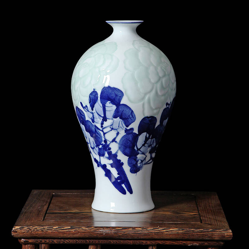 兆宏瓷业 景德镇制造影青浮雕牡丹新古典后现代家居摆设花瓶 影青浮雕