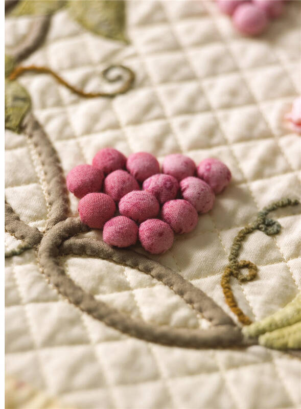 拼布必学经典:20款惟妙惟肖的立体布花