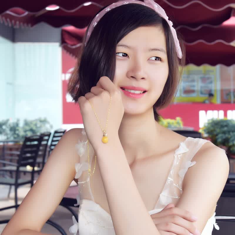 欧采妮(oucerny)蜜蜡吊坠立体皇冠18k黄金吊坠女款锁骨蜜蜡琥珀吊坠送