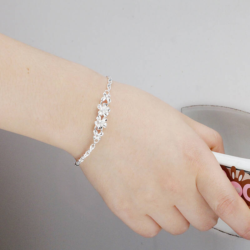 炙真银楼 990纯银手链女款 韩版女士银饰手链时尚女生蝶恋花白银手串