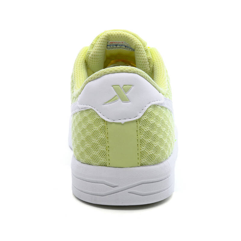 特步女鞋板鞋运动鞋 女款时尚运动鞋 女子户外旅游鞋 防滑耐磨跑鞋