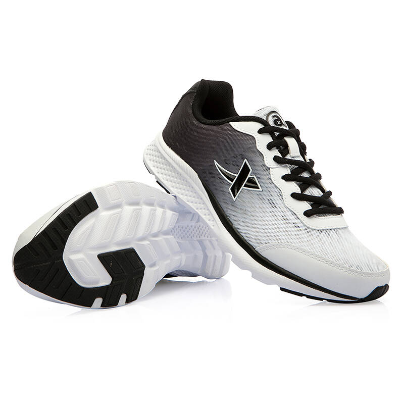 特步(xtep)男鞋运动鞋男2020春季新款官方旗舰刀锋跑步鞋学生户外旅游