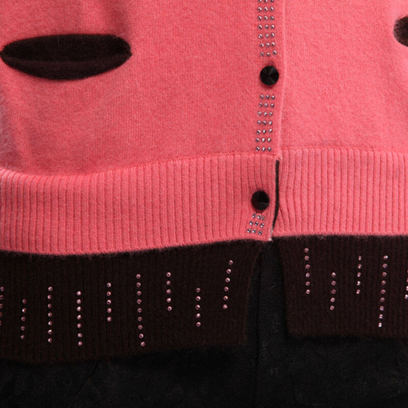 雪芙绒 秋冬新款女士简约时尚纯色百搭v领修身羊绒开衫 驼色 s