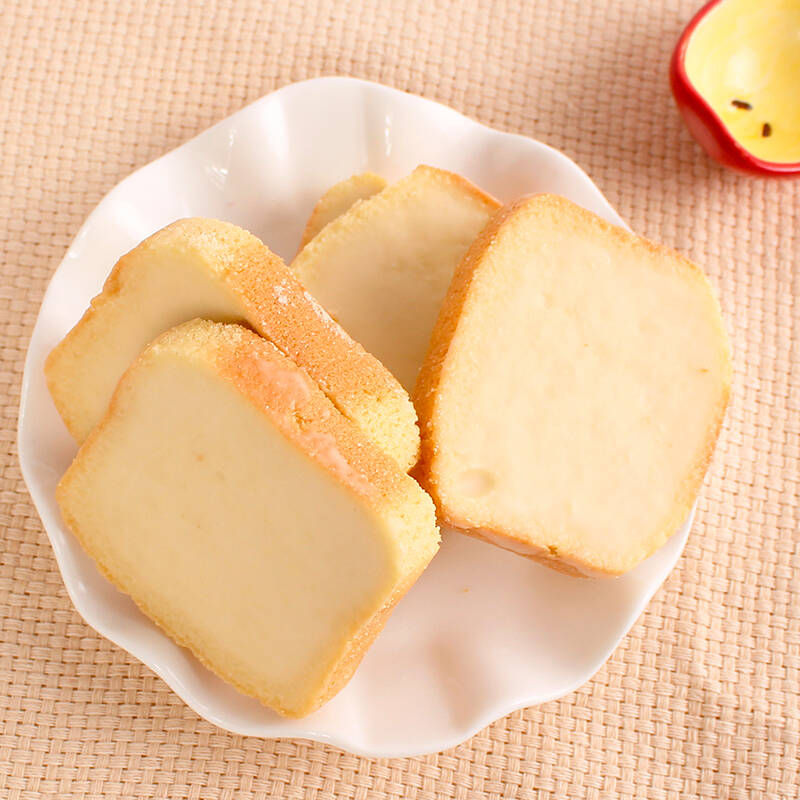 edo pack牛奶味榴莲味脆蛋糕干152g白巧克力牛奶饼干面包干 榴莲味