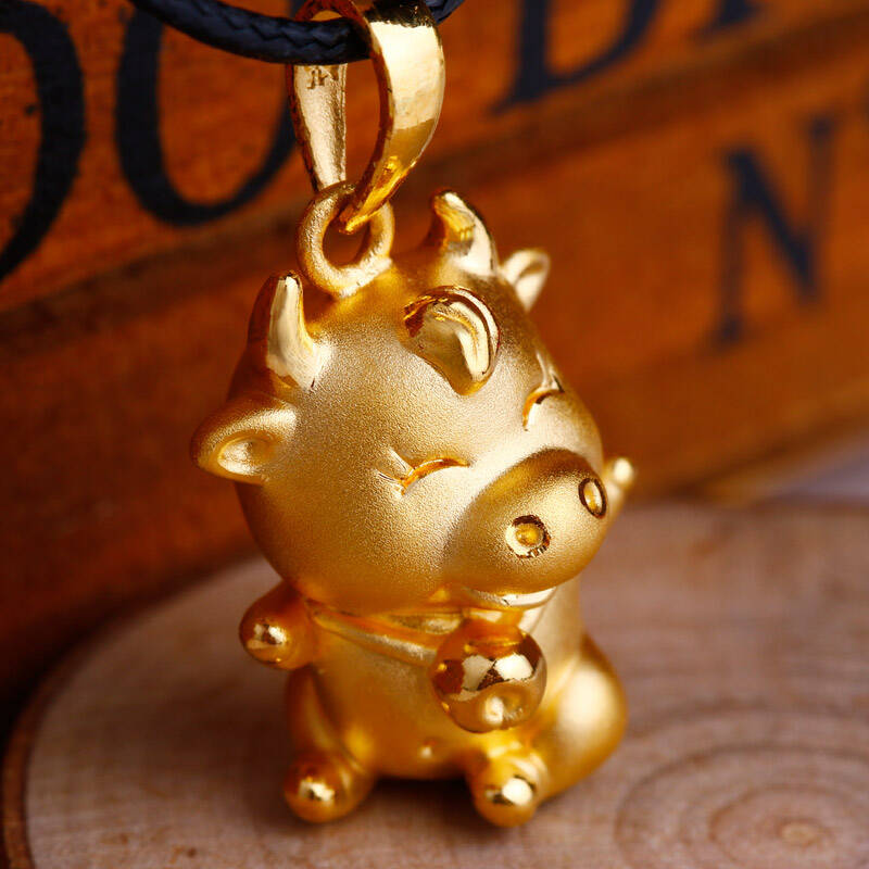 十二生肖牛黄金吊坠(黄金生肖牛吊坠大概多少钱)